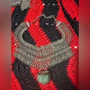 Green quartz bib necklace